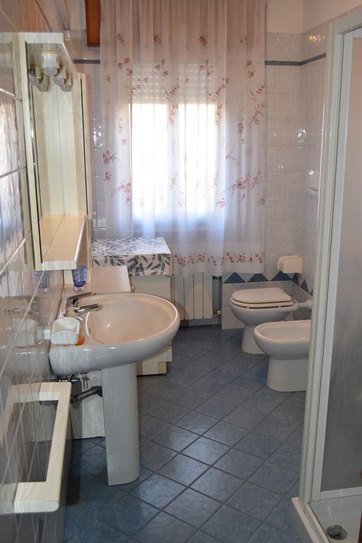 Casa Vacanza E Per Lavoro Elena E Carla Spinea Bagian luar foto